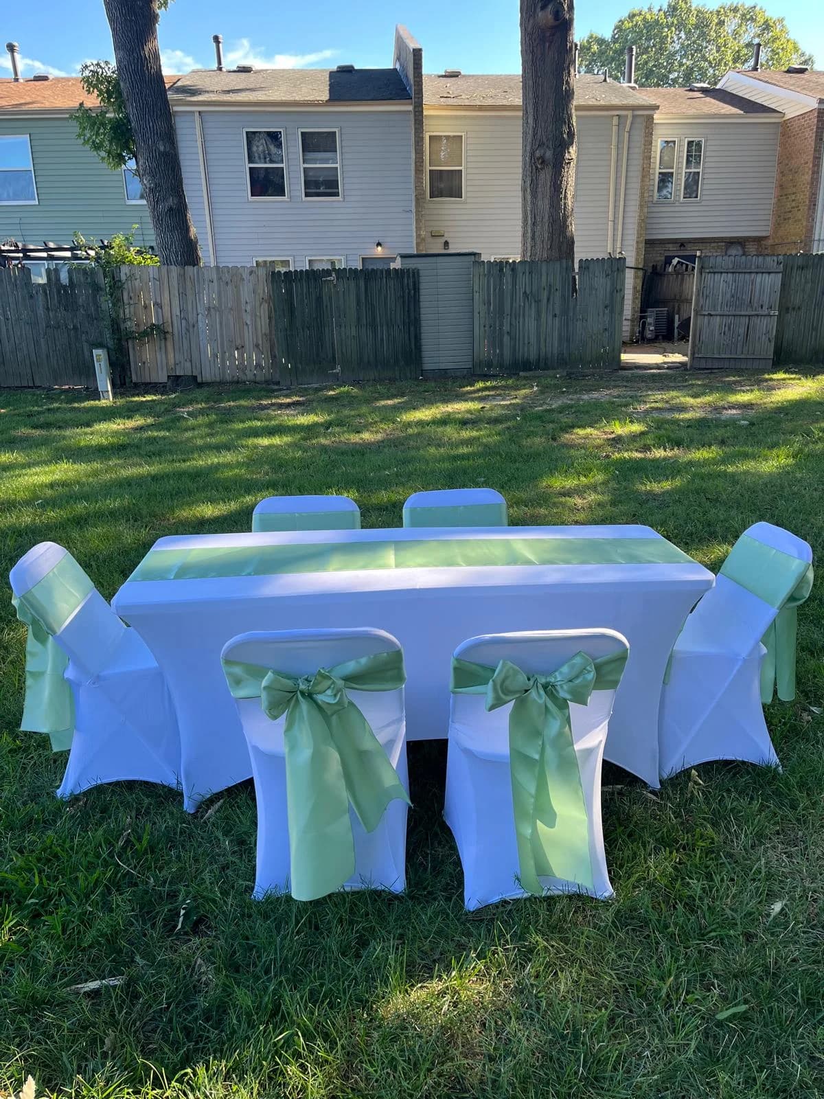 Mesa con Lazos Verde Salvia